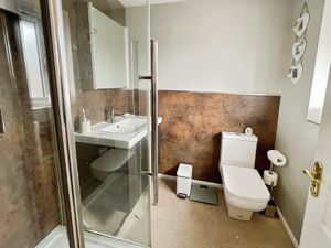 En-Suite- click for photo gallery
